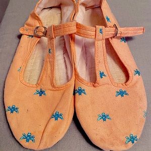 Hao Yu slippers bought from anthropology barely worn